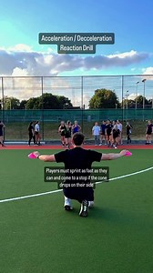 Reactive deceleration is a huge thing in hockey and often overlooked 👀 This fun game engages the players and forces them to react (like they would have to in a game) when at full speed. Have you done a drill like this before? If not, save it and give it a go with your team 😊 This is perfect for a warm up or just to practice acceleration and deceleration 👍🏻 🎥 @thehockeypt 👈🏻🙌 #fitness #fit #speed #speedtraining #acceleration #hockey #hockeyfit #hockeyfitness #fieldhockey #fieldhockeyfit #