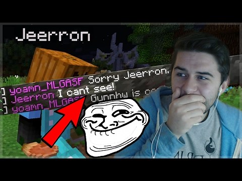 THE UNREMOVEABLE PUMPKING HEAD!! Funny Minecraft Player Pranks (Minecraft Trolling)