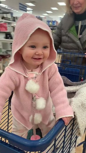 Lily shopping for stuffies and makin friends with every passerby 🤪