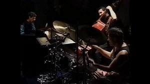 34K views · 468 reactions | Chick Corea Trio Live At Blue Note Tokyo, 1992 ______________________________________ Chick Corea Trio Vinnie Colaiuta - Drums Chick Corea - Piano John Patitucci - Bass Live At Blue Note Tokyo, 1992 00:38 Humpty Dumpty 10:36 Tumba 23:00 Round Midnight 30:20 Miniature No 3 35:48 New Waltz 47:25 Spain | Avant Garde Music | Facebook