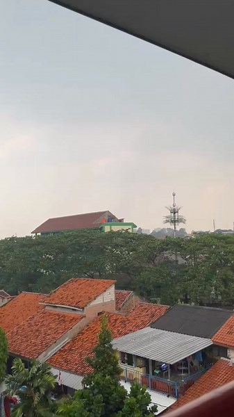 the atmosphere during the rain at smpn 31 jkt 😵‍💫😵‍💫 #fyp #4u #smpn31jakarta