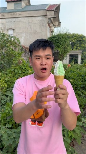 Eating snail ice cream #funny #comedy #humor