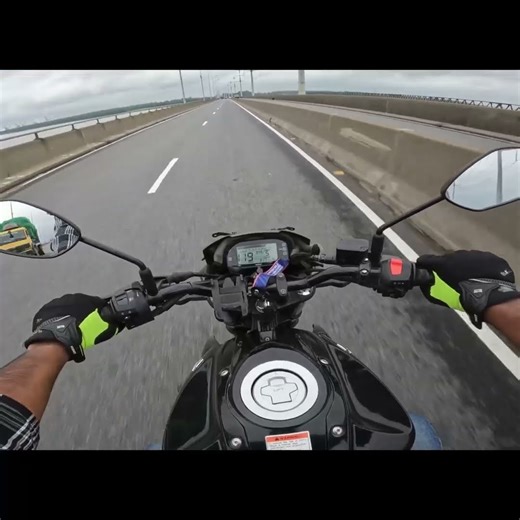 Gixxer Monotone Top Speed Test @ Jamuna Setu | 121 km/h with Pillion | Real Road Test @shorts @viral