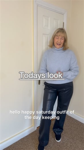 Yvonne O'Connor on Instagram: "#outfitoftheday #followｍe #fashionover50 #outforlunch #outfitinspiration Get 20% off @izzabee_jewellery with code YVONNE20"