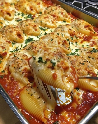 58K views · 259 reactions | "This Stuffed Shells Recipe recipe has been a family favorite for a while. Great flavors and we end up making a double batch every time we make it." Recipe in comments ⬇️ | Easy Recipes | Facebook