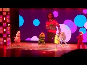Yo Gabba Gabba Live in New York ... Wiggle Song