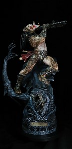 Alien Vs. Predator (AVP) Post-battle King – Ultra-realistic Coloring, Extra-large 1/6 Scale, Height 57cm. - Etsy