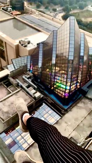 Максим Щербаков on Instagram: "Why are there so many stereotypes about the caste system in India? Is this completely outdated? #viral #india"