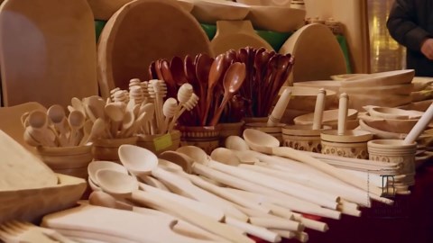 Lattafa Fakhar - Fresh, Fruity, Bergamot, Amber Wood - Eau de Parfum Long-Lasting Fragrance for Men, 3.40 Ounce / 100 ml