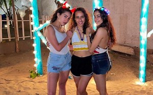 Sara Ali Khan And Janhvi Kapoor Look Beach Ready As Their Trainer Namrata Purohit Shares A Throwback Snap-See Pic | SpotboyE