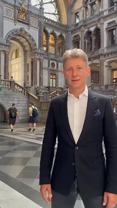 If you think You’ve seen it all… Next Tuesday, May 27 at 8h30am, head to Antwerp Central Station. What awaits is not a show, not a stunt — but a once-in-a-lifetime experience. A moment of magic, created for those who are there. Be part of it. Don’t be late. | Helmut Lotti