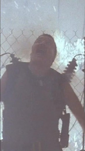 Vernon Wells. Arnold Schwarzenegger. Alyssa Milano. Commando (1985). Mark L. Lester