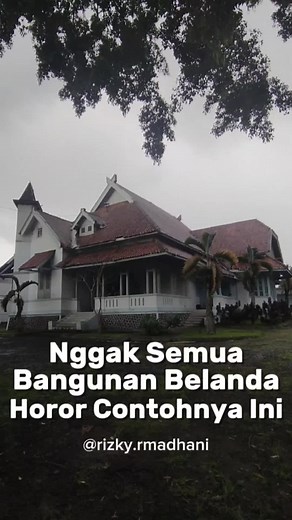 Explore Sukabumi 14 Desember 2024. Berangkat dari depan stasiun Manggarai jam 06.00 Destinasi: Pabrik Es Saripetojo Sukabumi Rumah Tahanan Bung Hatta Eks Rumah Notaris Hendrik Schottel Eks Sekolah MULO Pendopo Sukabumi Rumah Om Sinyo Vihara Widhi Sakti Museum Hakka Museum Pegadaian Biaya Kepesertaan 395.000 Termasuk Transportasi Jakarta Sukabumi PP dengan Elf Permit Pemandu Snack Makan Siang Makan Sore Pendaftaran : 0878-8899-4469 #sukabumi #walkingtour #filmhorror #pengabdisetan