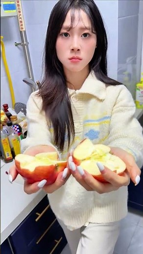 This Apple Trick Will Leave You Speechless 🍎 #skillcheck #viral