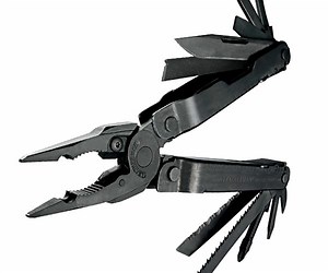Leatherman Super Tool 300 Packs 19 Tools In a Small and Sturdy Package