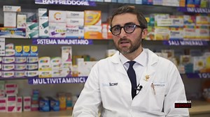 1.6M views · 17K reactions | Nel marketplace di Amazon c’è anche il titolare di una parafarmacia a Napoli. A un certo punto il suo account è stato bloccato: viene accusato di vendere articoli contraffatti e a nulla valgono tutte le fatture presentate che provavano che quei prodotti erano stati acquistati direttamente dall’azienda. A distanza di due anni ci sono 2.592 euro che Amazon ha intascato e che il venditore non ha modo di recuperare. | Report | Facebook
