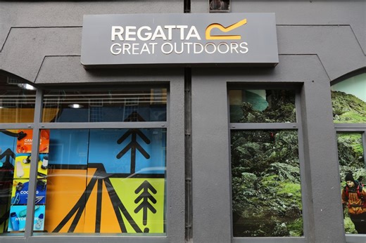 Forget towels, Regatta's £30 changing robes keeps kids dry and warm straight from the swimming pool - Netmums