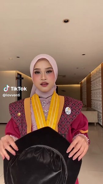 Gryffindor Toga Design for Unpad Graduations