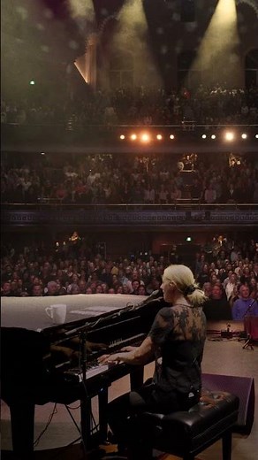 Sarah McLachlan + 2500 strangers sing "Angel"