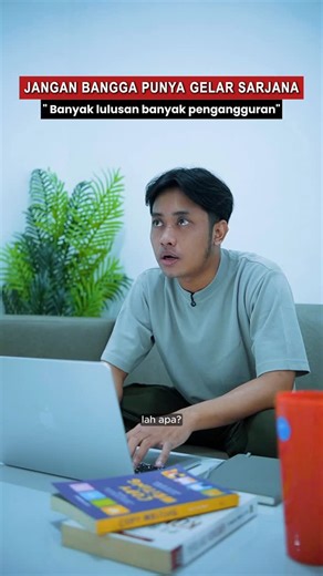 Fajarudin Ajitama on Instagram: "Jangan pernah merasa hidup terjamin hanya karna lulusan sarjana. setiap tahun ada 1 juta lebih lulusan sarjana baru sementara lapangan pekerjaan masih terbatas. Terus gimana caranya bisa bersaing? Upgrade Skill melalui @dicoding Cari jalur terbaik buat building hardskill dan softskill, contohnya lo bisa ikutan program beasiswa Coding Camp 2026 powered by DBS foundation. ini terbuka untuk UMUM, MAHASISWA & SMK. ada 3 jalur pembelajaran yang bisa dipilih 1.⁠ ⁠AI EN