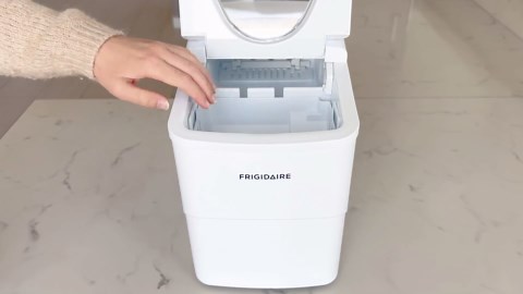 Frigidaire EFIC108 Counter top Portable, 26 lb per Day Compact Ice Maker Machine