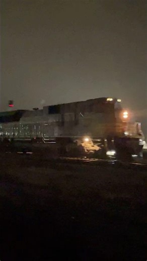 CP 7018 and KCs GRAY GHOST lash up on CSX I165