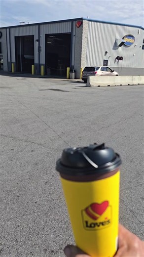 #funnyvideos #wbobtrucking #trucker #truckertok #truckertok #morningcoffeewithbob #owneroperator #fyp #foryoupage @Deborah Murphy @MERLE BOCEPHUS