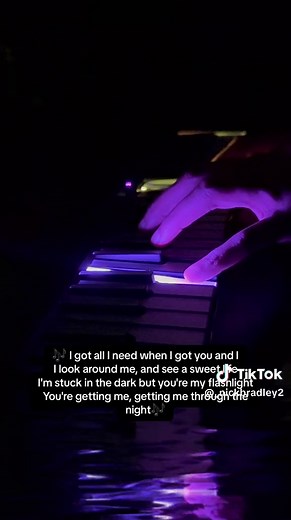 Flashlight Karaoke - Sing Along with Jessie J