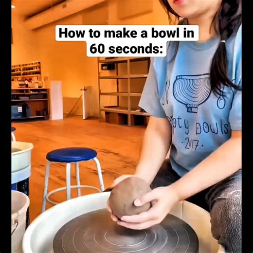 How to make a bowl in 60sec video by Sarah.ceramkis #pottery #cups #teapot #ceramics #art #handmade #bowl | Ceramic Teaches
