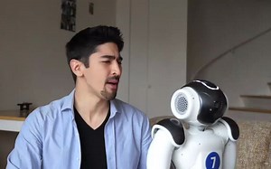 【英语学习】多语言机器人会说 4 种语言！ (2020)【中字】