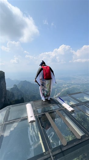 Sky Diving on Instagram: "Tag with Ur friend #trending #wingsuit #skydiving"