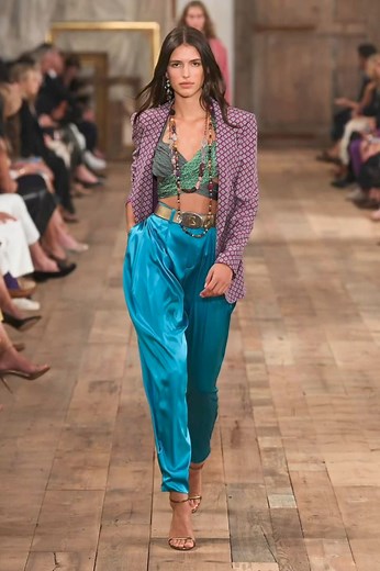 Ralph Lauren Spring 2024 runway show in New York See more from #newyorkfashionweek at our YouTube channel: https://m.youtube.com /@FashionasaLifestyle #fashiontrends2024 #reels #trending #fashion #fall2024 #newyorkcity #usa #newyork #moda #trends24 #FashionasaLifestyle #fashiondesigner #springfashion #springsummer2024 | Fashion as a Lifestyle