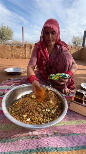 राजस्थान के प्रसिद्ध देशी कैर का अचार 😍 #villagelifestyle #desertlife #nature #￼Achar #villagelife
