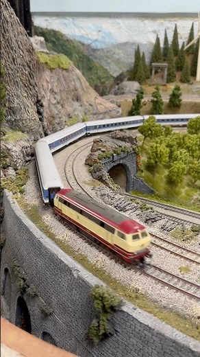 218 217 DB mit IR #märklin #modeltrains #railway #roco #trainspotting #train #railroad #railfan