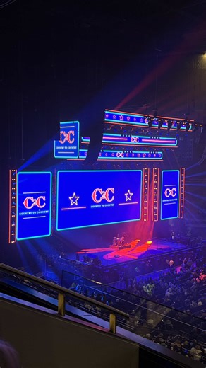 AD | Priority from @O2 This is everything we ate at @C2CFestival (Country to Country) Europe’s biggest country music festival at The O2… and I’m also taking you inside the Priority from O2 entertainment suite. Let’s start with the food. The O2 always has loads of options, but in true country style they’ve brought in some extra vendors too including my good friend Cai from @gameandflames serving up sustainable British meat, flame-grilled and wrapped up properly. And when I say C2C is huge, I mean