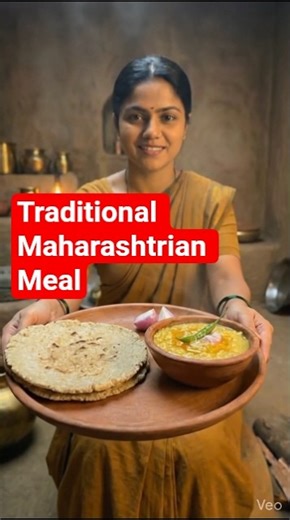 How Ancient India Made Pitla Bhakri 🍲 (Stone-Ground Recipe)