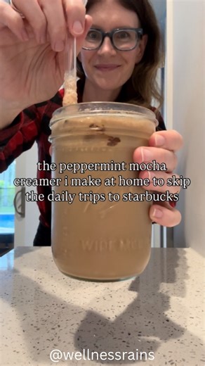 courtney | holistic motherhood made simple on Instagram: "PEPPERMINT MOCHA CREAMER ✨ recipe below, but comment “HOLIDAYS” + i’ll send it straight to your inbox 🙌🏻 skip the peppermint mocha from starbucks and make your own with whole food ingredients, no natural flavors + a lot less sugar YOU NEED (use organic ingredients when possible) * 1 c half + half (or creamer of choice) * 2 tbsp unsweetened cocoa powder * 1/4 c maple syrup * 1 tsp vanilla * dash of salt * 1/8 tsp peppermint extract WHAT 