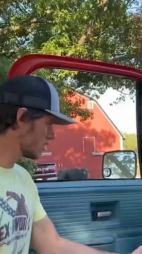450K views · 4.4K reactions | Squarebodies Are So Durable, Right? #reels #squarebody #truck #trucks #Durability | Whistlindiesel | Facebook