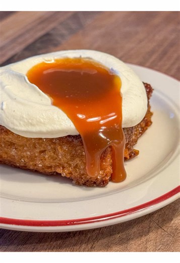 I think I accidentally made the perfect toast. My ladies favorite foods, just like me, are freshly baked bread, butter, and honey. All I needed in life was to combine them all together into this recipe. Of course I had to make the bread myself- Japanese milk bread, or shokupan in its original name. Slice it thick, about 1.5 to 2 inches. Brush every side generously with brown sugar, honey, and @Organic Valley butter. Bake until deeply golden and caramelized. Serve it warm with whipped cream and a