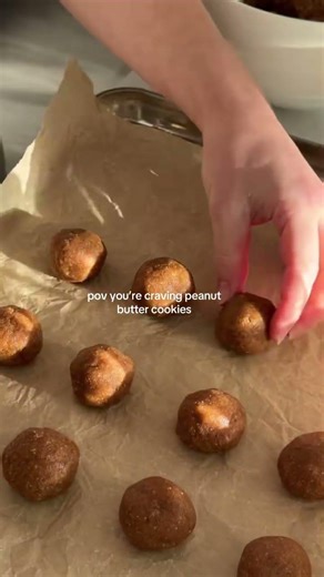 4 ingredient peanut butter cookies? Say less💅🏼 the recipe that always...