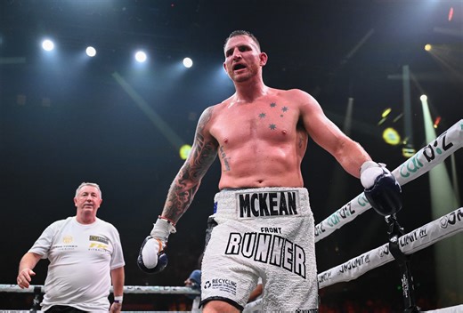 Video: Demsey McKean TKOs Toese Vousiutu in seventh round - FIGHTMAG