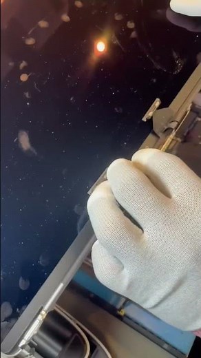 MacBook screen fault where it shows lines and only works at slight angles. It’s repairable!