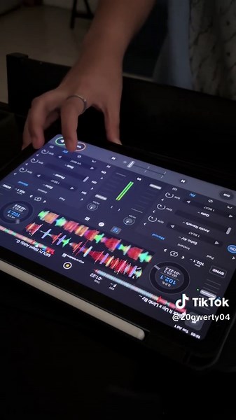 Master DJ Techniques Using iPad and DJay Pro