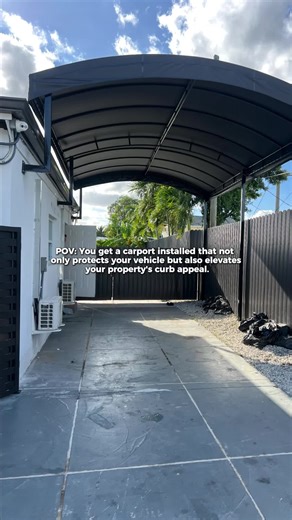 Protecting your vehicle is protecting your investment. Our carports are built with the highest resistance materials, designed to withstand adverse weather conditions and offer unsurpassed durability. ✅ Efficient and clean installation. ✅ Impeccable finishes that integrate seamlessly with your facade. ✅ Peace of mind, guaranteed for years.