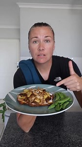 Cottage cheese fake pizza ingriedents 125g of fat free cottage cheese 1 egg Salt & pepper Blend all together Put in airfryer at 180 degrees C 25 minutes (maybe it could have gone for 20 minutes only) Flip the fake pizza half way Make whatever 'topping' or 'filling' that your heart desires. —- Ps. My private coaching community is opening its doors for new in take on the 3rd of March. Link in bio. | Running 4 Meyer