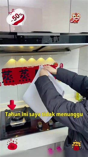 Applying oil proof stickers in the kitchen will not dirty the walls during cooking and leave nomark