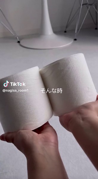 またひとつ生活感を消し去ってしまったぜ😏 以下商品名 ・コットン収納 (standard products) 550円 ・積み重ね収納ボックス 小 フタ付き(DAISO) 110円 ・フタ付き収納ボックス 35.6×9.84×16 (DAISO) 330円 本アカウントにて3月31日まで「一人暮らしの収納紹介week」を開催中です✨ 意外と悩んでしまう収納もこの期間で一緒に解決しましょう😳💡 #一人暮らし女子 #トイレ収納 #トイレ #一人暮らし収納 #daiso #daiso購入品 #standardproducts #standardproducts購入品 #大学生の日常 #暮らしを整える