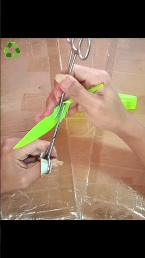 DIY Palm Tree (Step 2) Creative Thinking #plasticbottlecrafts #craft #recycledart
