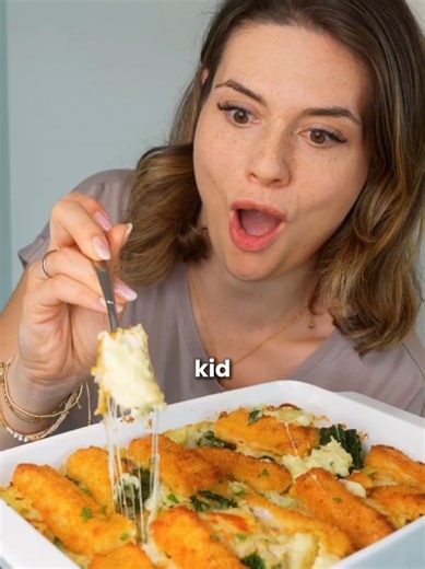 Fish Stick Casserole *ad Ingredients per casserole/ 4 servings: •880g potatoes, mainly waxy (pre-cook) •300g young frozen spinach •220ml light cooking cream Spices: salt, pepper, nutmeg, More Spices Knobilicous @morenutrition.uk * •110g light grated cheese •12 fish sticks Preheat oven: 200° C (top/bottom heat)