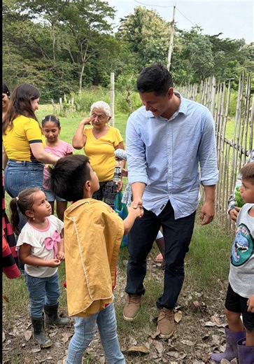 Trabajo cerca de la gente: Emilio Gonzales en Balzar